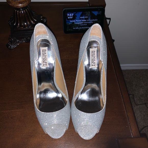 Badgley Mischka silver Ponderosa Platform Pumps - Picture 2 of 4